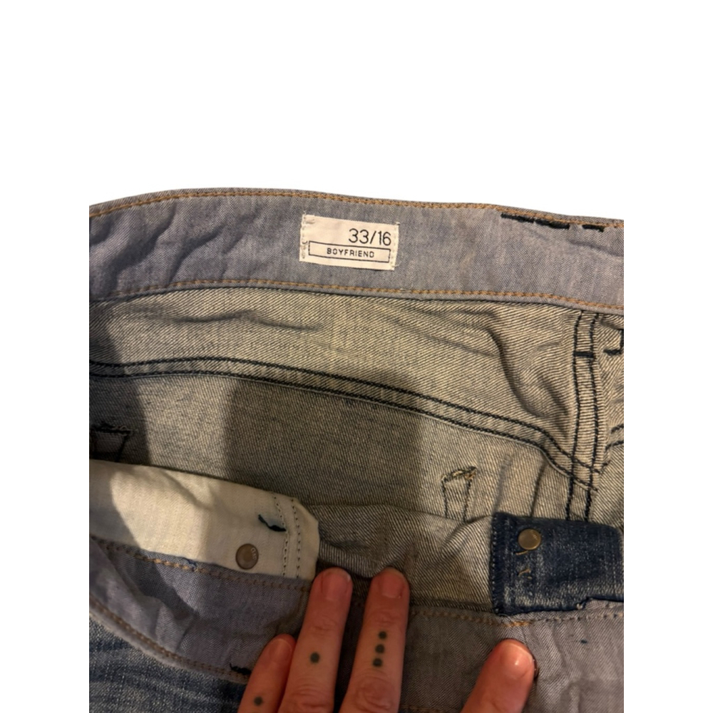 Women's Gap Blue Distressed Jean Shorts Size 16 - Picture 2 of 3